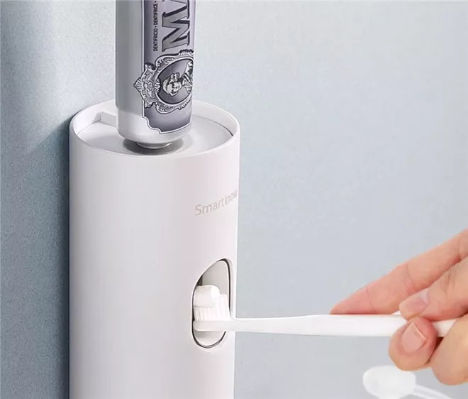 Xiaomi ra mắt dụng cụ lấy kem đánh răng tự động, khử trùng bàn chải bằng tia UV