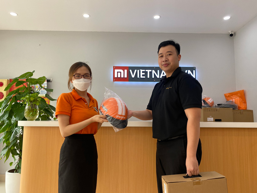 Khuyến Mãi: Tặng mũ bảo hiểm ABS trị giá 200k cho tất cả khách hàng khi mua Robot hút bụi tại Mivietnam