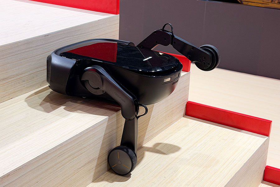 Roborock Saros Rover với thiết kế ch&acirc;n b&aacute;nh xe