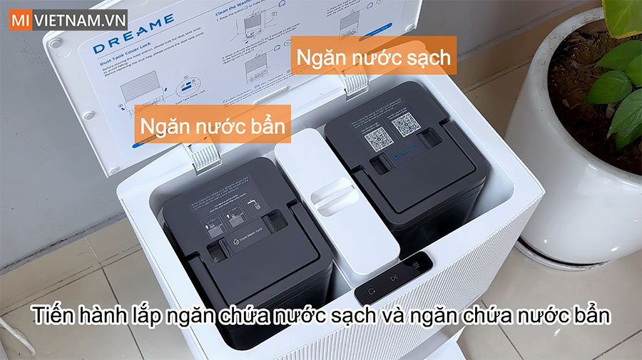 Ngăn chứa nước sạch v&agrave; bẩn của bộ bơm xả