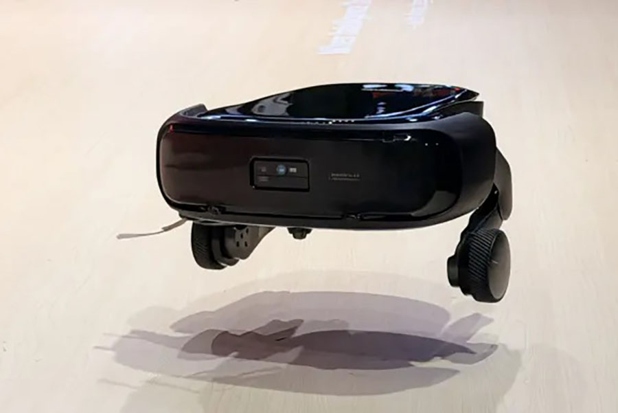 Roborock Saros Rover với thiết kế ch&acirc;n b&aacute;nh xe